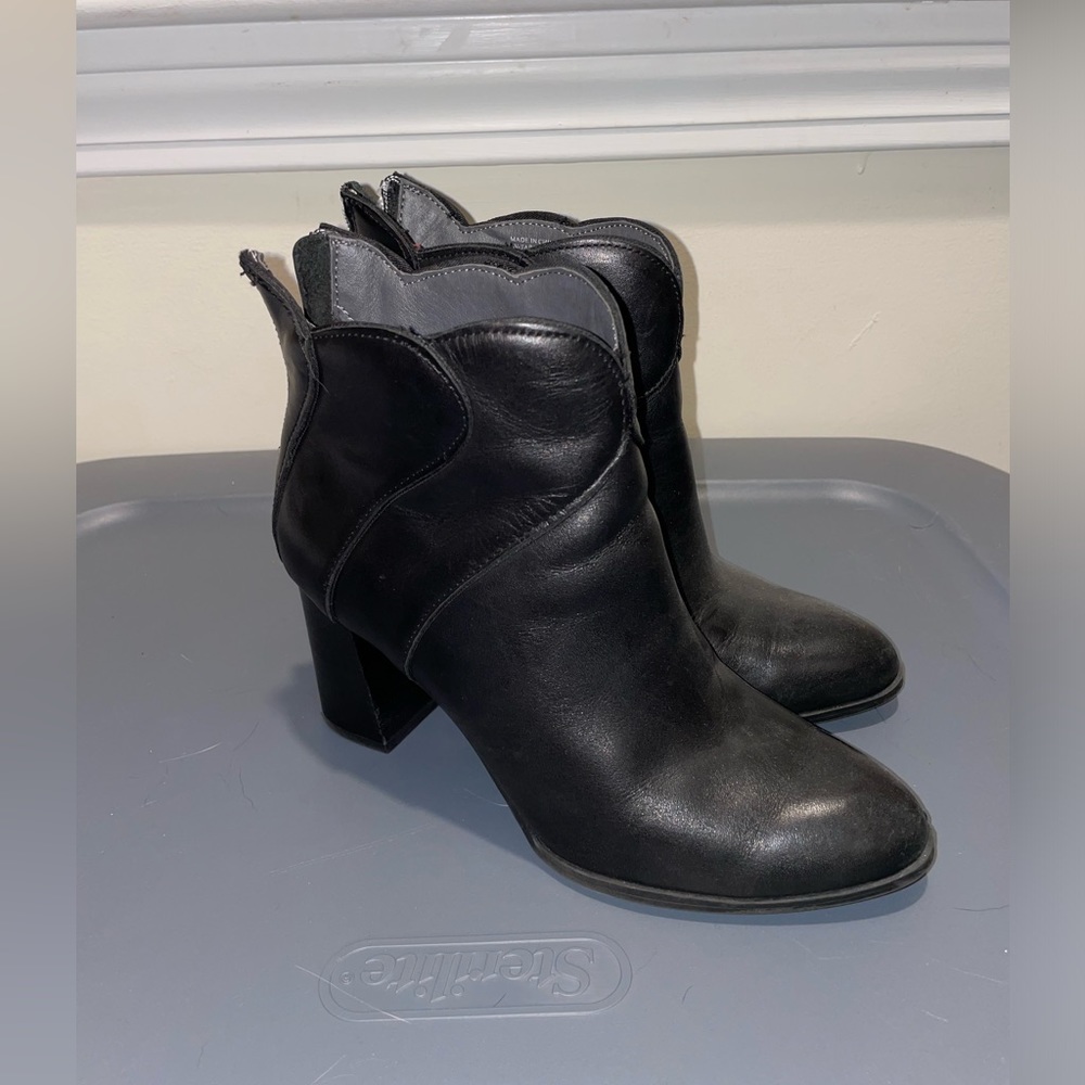 Black 2.5 inch booties in size 6
